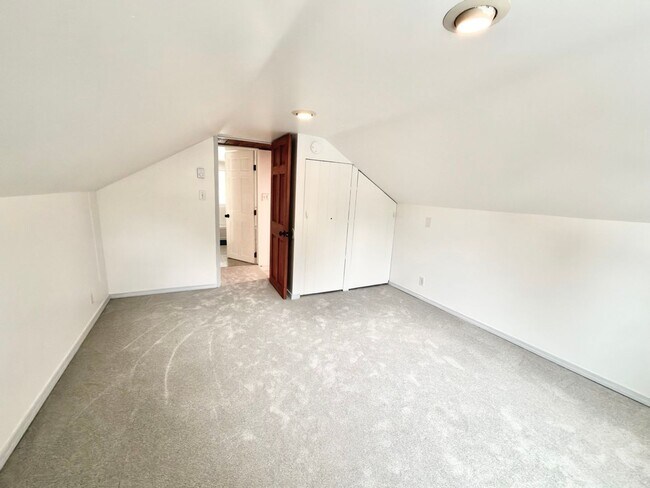 Building Photo - Charming Everett Home with Spacious Backyard, Garage, and Bonus Flex Spaces