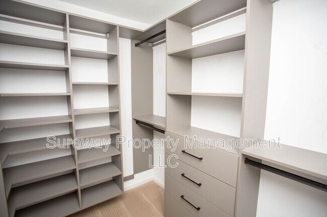 Building Photo - 7 Amaryllis Ln