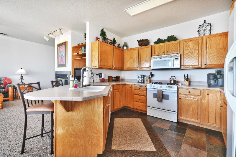 Building Photo - 8371 Meadowview Dr