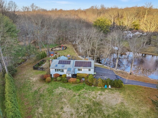 Building Photo - 10 Tupelo Rd