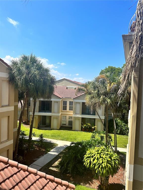 Building Photo - 833 Riverside Dr