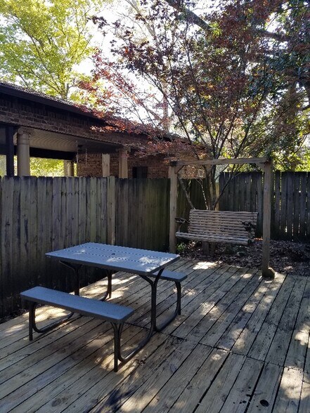 Building Photo - 1677 Government St