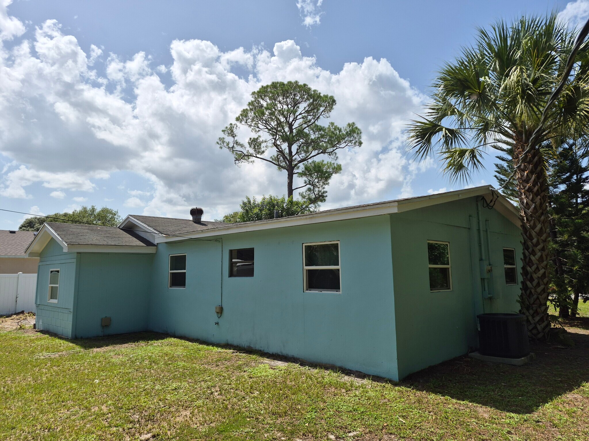 Building Photo - 7303 Roberts Rd
