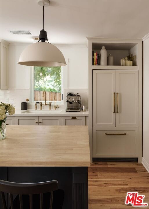 Building Photo - 1130 El Paso Dr