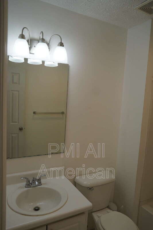 Building Photo - 1142 Blankshire Rd