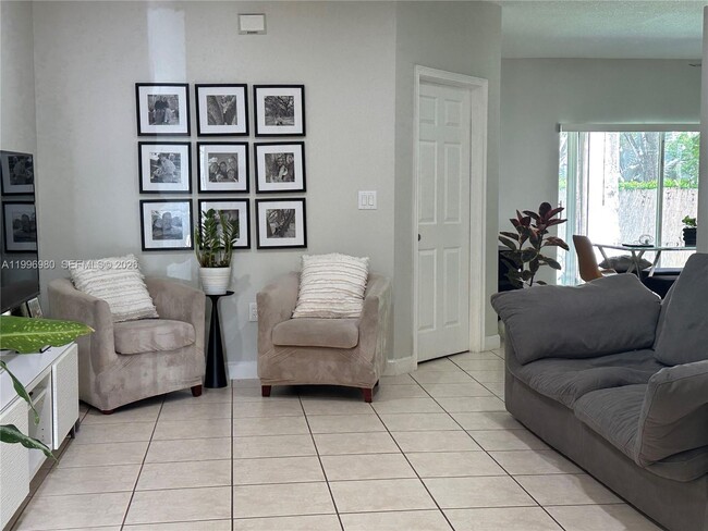 Building Photo - 4748 NW 111th Ct