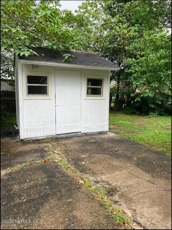 Building Photo - 9827 Elaine Rd