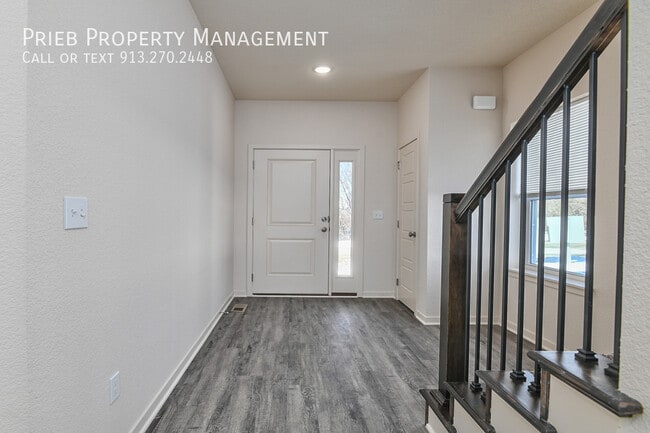 Building Photo - 3211 N 103rd Pl