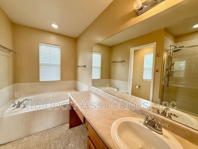 Building Photo - 2512 Sierra Springs Dr