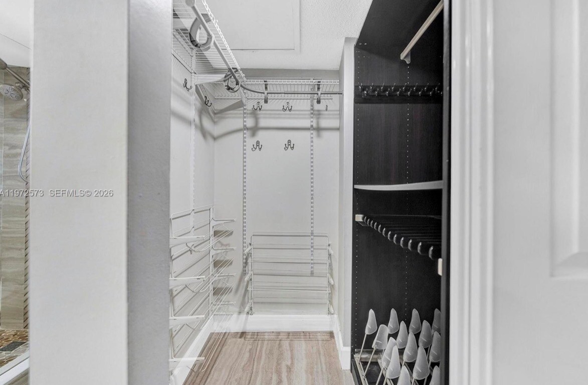 Building Photo - 15575 Miami Lakeway N