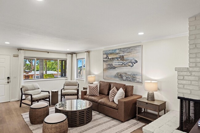 Building Photo - 1571 David Ave