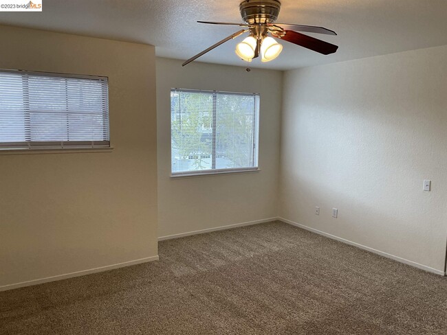 Building Photo - 935 Elk Run Terrace