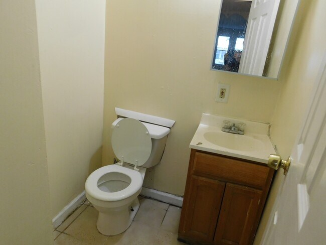 Building Photo - 5341 Hadfield St