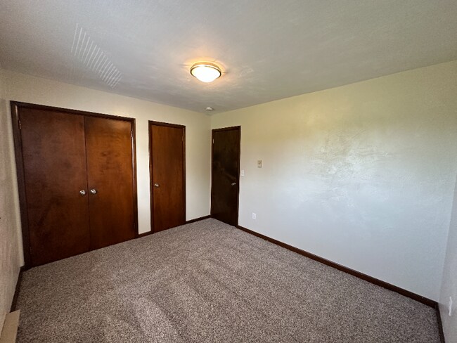 Building Photo - 6995 W 200 N