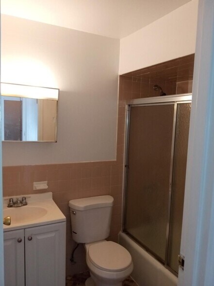 Bathroom - 1315 Noble Ave