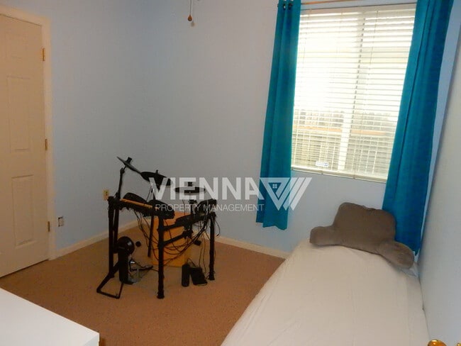 Building Photo - 550 Davenport Way