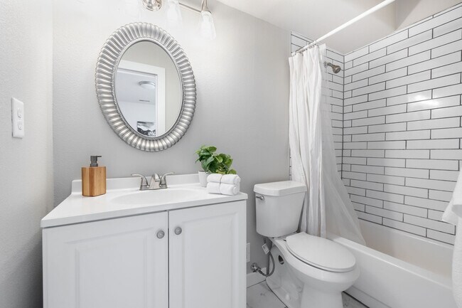 Building Photo - 7550 Churchwood Cir