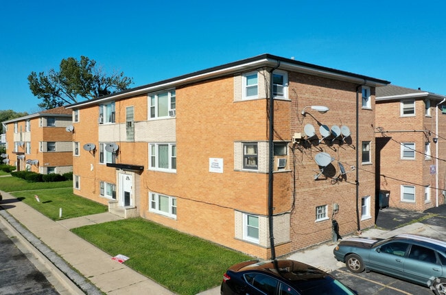 Building Photo - 2066 W 135th