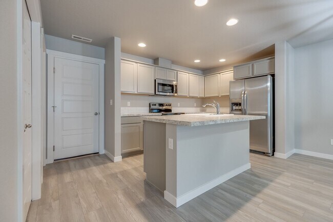 Building Photo - You can be HOME in this beautiful townhome!