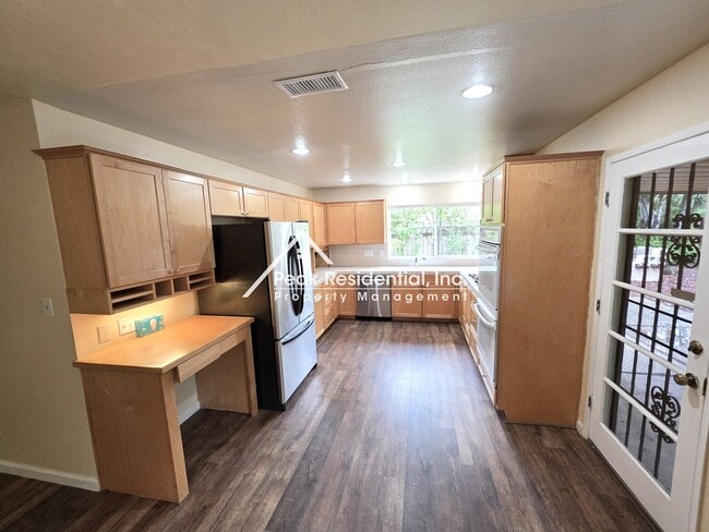 Building Photo - Wonderful 4bd/2ba Citrus Heights Home!