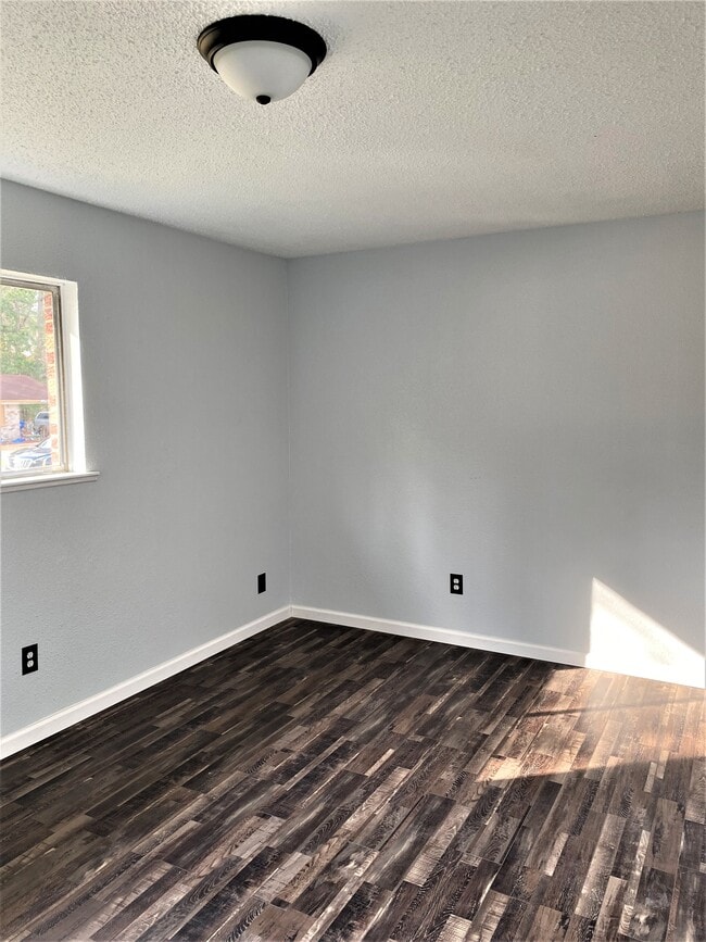 Building Photo - 508 Hickory St