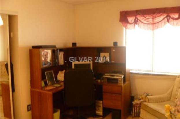 Building Photo - 8432 Mulcahy Ave