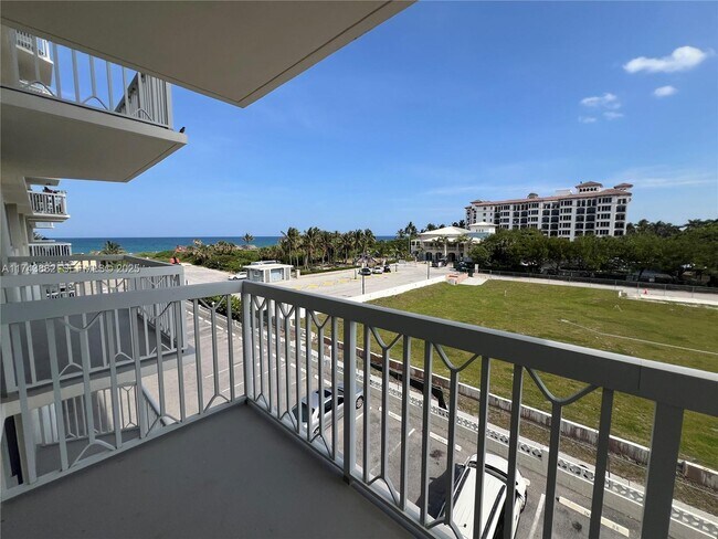 Building Photo - 125 S Ocean Ave