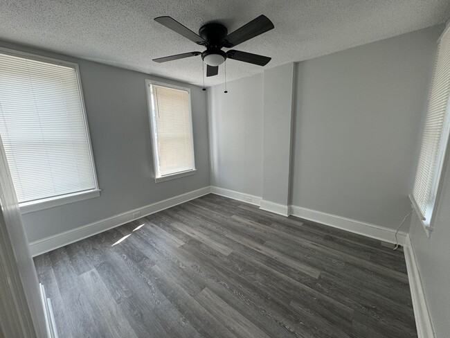 Building Photo - 911 Blunston St