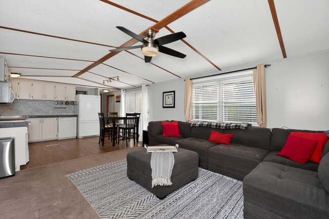 Building Photo - 9166 Porter Rd