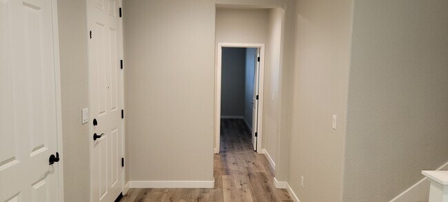 Building Photo - Gorgeous 4 bedroom 3 bath in Fiddyment Farm