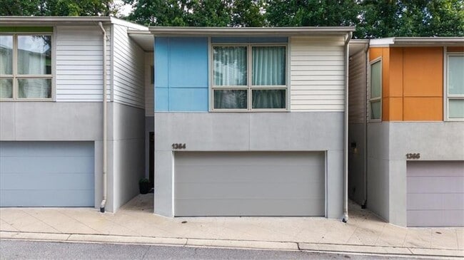 Primary Photo - 1364 Rietveld Row NW