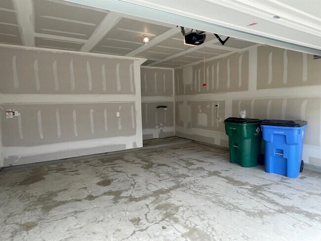 Building Photo - 6800 Covina Ln