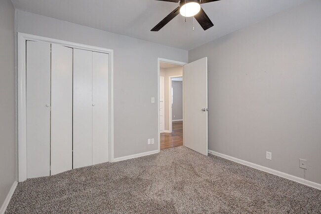 Building Photo - 1332 Kansas St