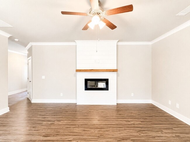 Building Photo - Discover your next home in the heart of Cornelia!