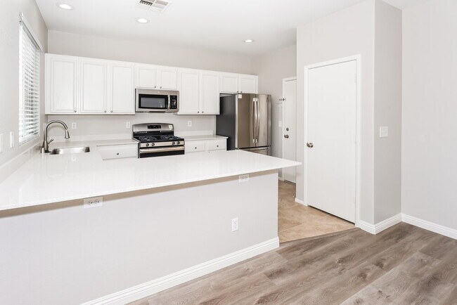 Building Photo - 4028 Oliver Sagebrush Dr