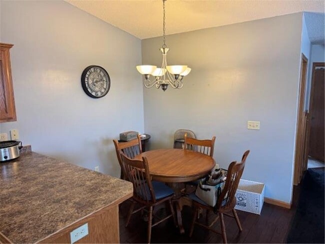 Building Photo - 300 21st Ave SW