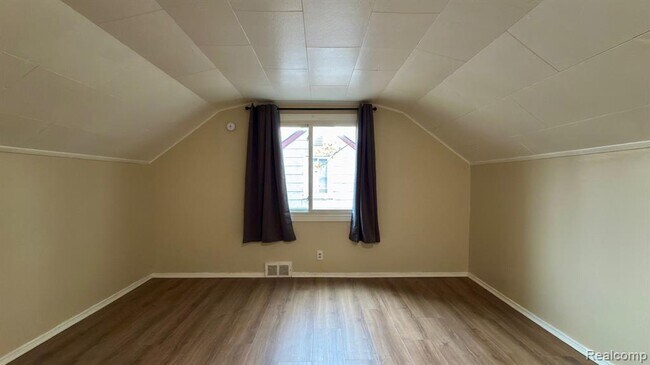 Building Photo - 855 John Daly St