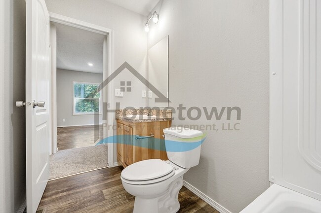 Building Photo - 3 Bedroom 2 Bathroom Home on a Private Lot out in the Country Near Sagle!