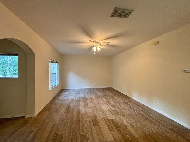Building Photo - 1107 Croton Pl