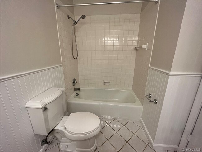 Building Photo - 11 Wildwood Rd