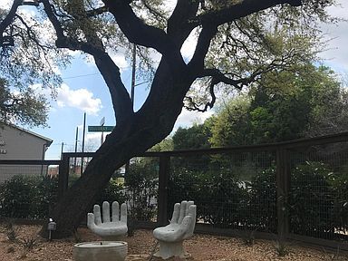 Building Photo - 3805 southridge dr