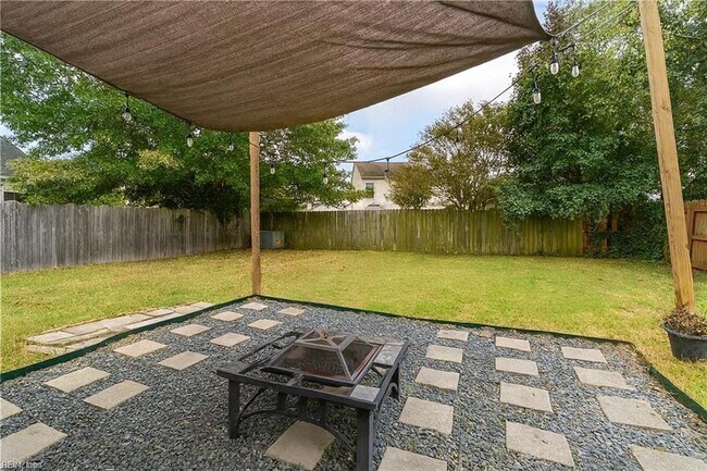 Building Photo - 517 Woodshire Way