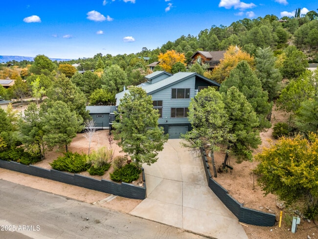 Building Photo - 1207 N Arrowhead Dr