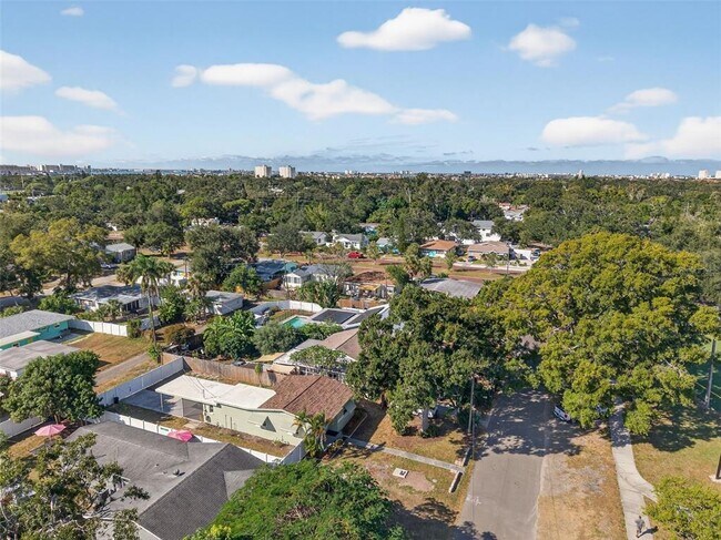 Building Photo - 5410 19th Ave S