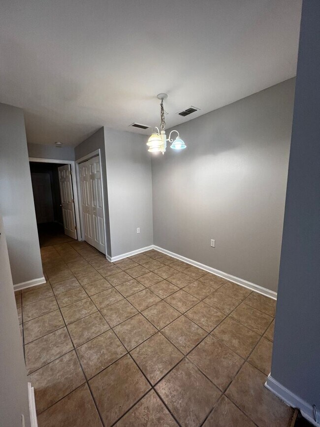 Building Photo - 2738 W Tharpe St