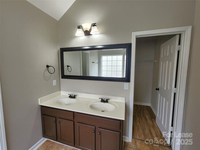 Building Photo - 3303 Reid Brook Ln