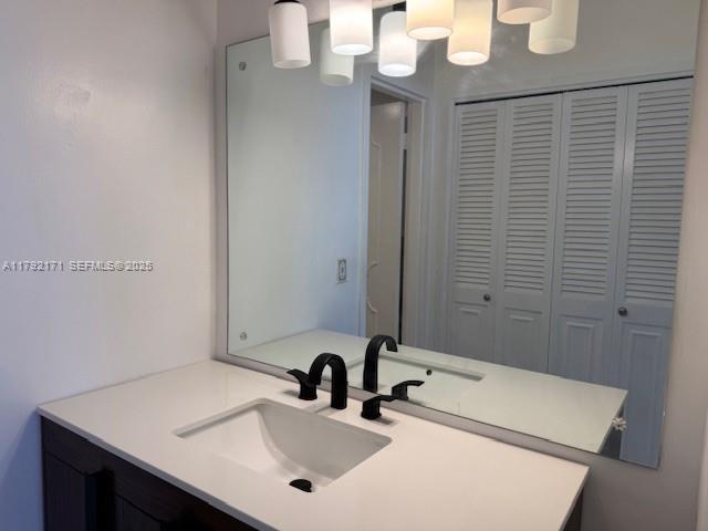 Building Photo - 9381 E Bay Harbor Dr