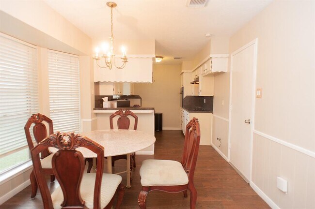 Building Photo - 10606 Kirkhall Dr