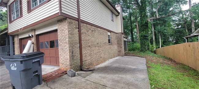 Building Photo - 2035 Northland Dr NW