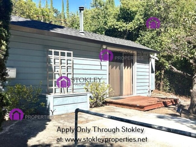 Building Photo - 2234 Oakvale Rd